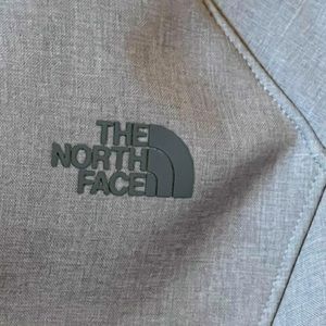 The North Face ladies jacket. Great condition.